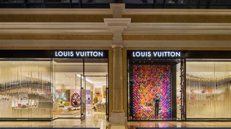 louis vuitton las vegas bellagio women's|bellagio las vegas shops directory.